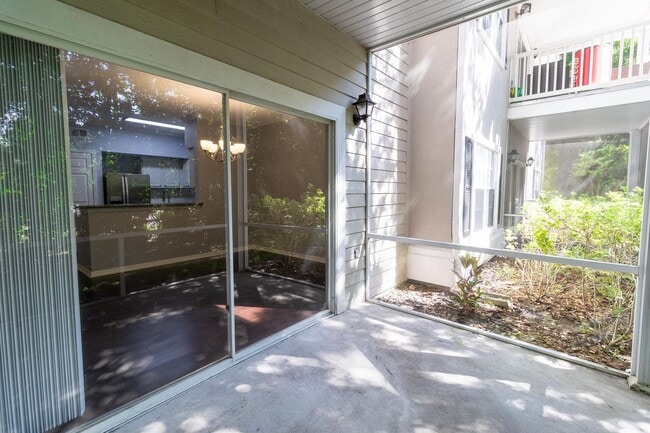 Building Photo - Luxurious 1 Bed / 1 Bath Condo in The Link...