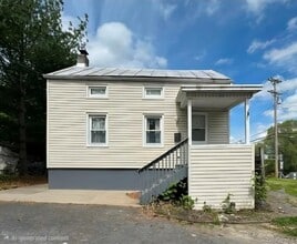 Building Photo - 4 Oakley St