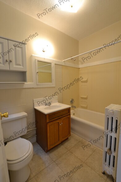 Building Photo - 757 Jasper St