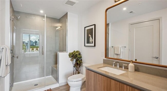 Building Photo - 660 11th St NW