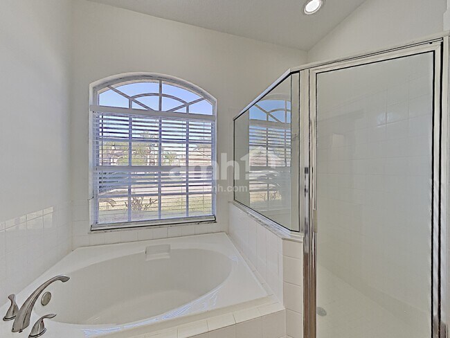 Building Photo - 832 Innergary Place