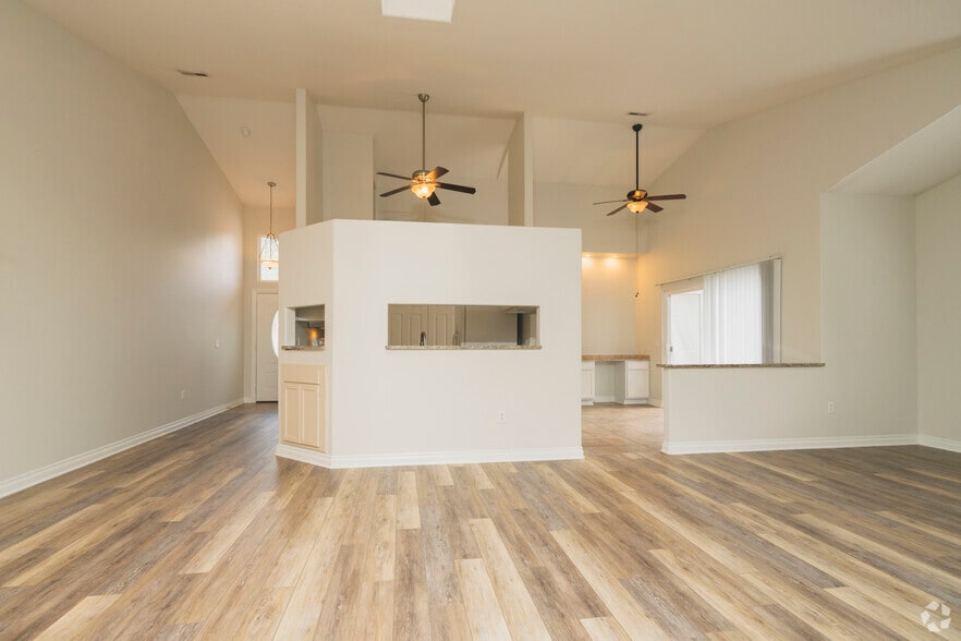 2BR, 2BA - 1,264SF - Dining Room - River Oaks Villas