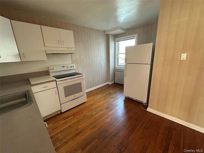 Building Photo - 70 Broadway