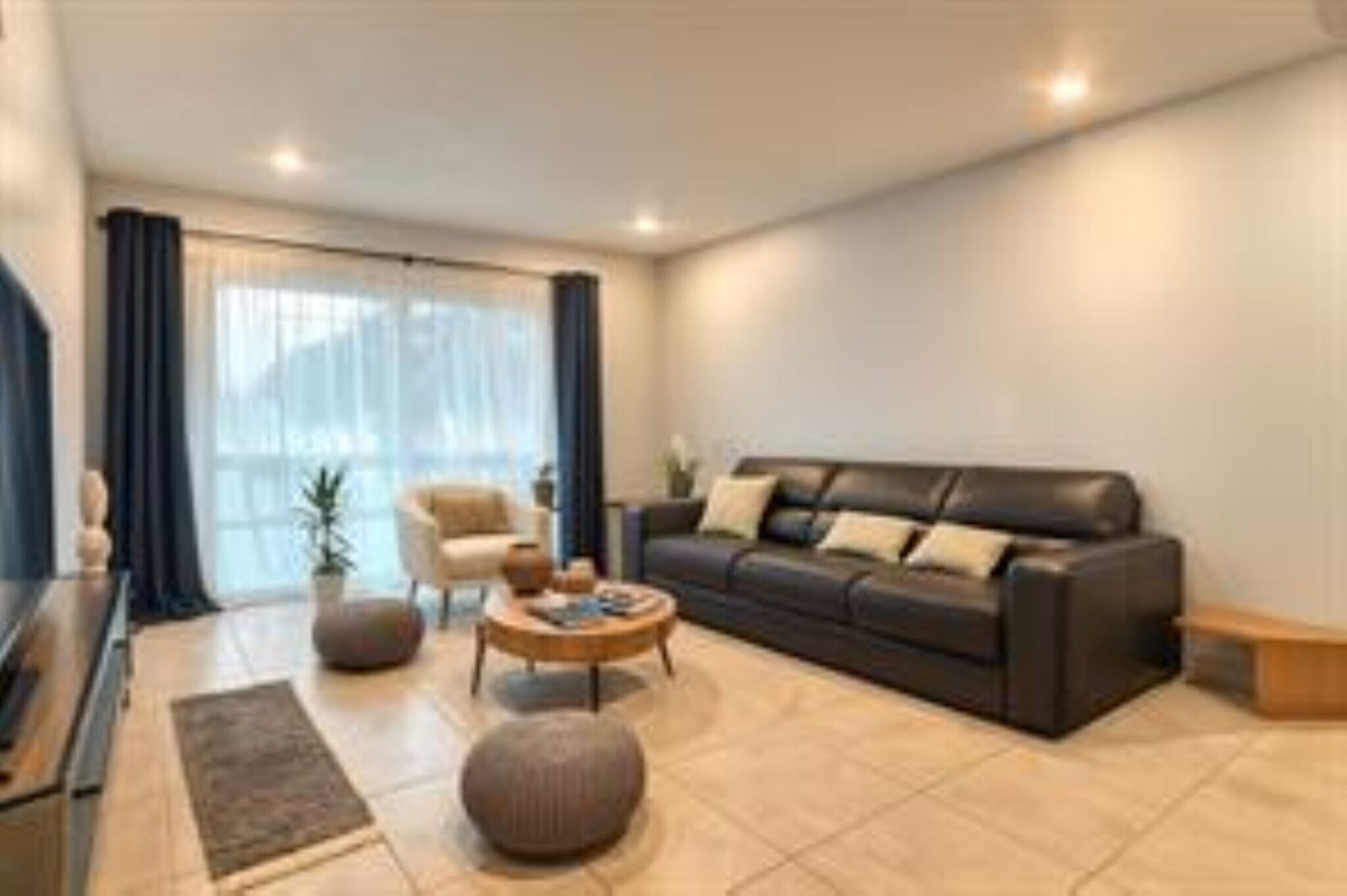 Building Photo - 5332 NE 6th Ave