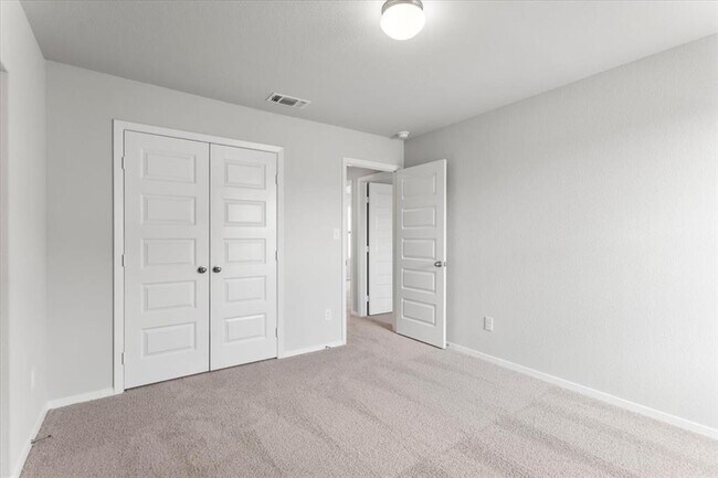 Building Photo - 2617 Totley Rd