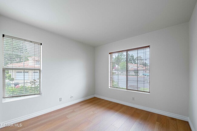 Building Photo - 140 Symphony Ln