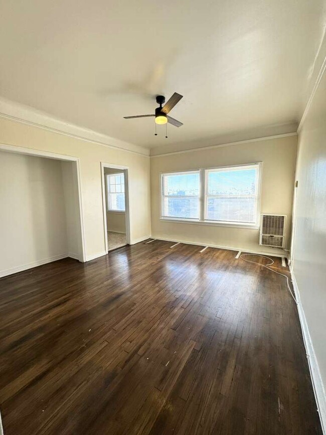 Building Photo - 3972 W. 9th St