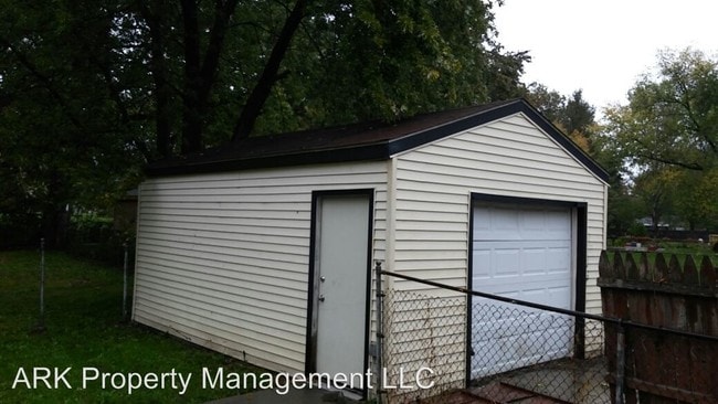 Building Photo - 4273 Kendall Rd