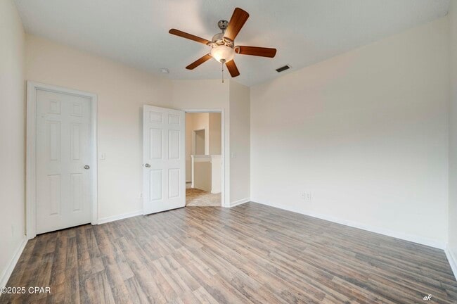 Building Photo - 2608 Laurel Dr