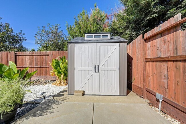 Building Photo - 238 St Tropez Ln