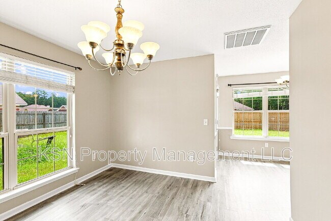 Building Photo - 17 Arbor Ridge Way