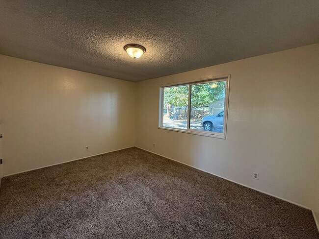 Building Photo - 6374f