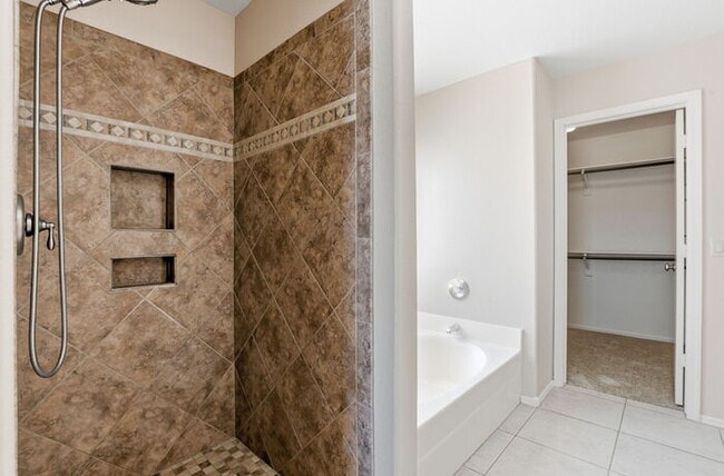 Building Photo - 1295 N Blackstone Dr