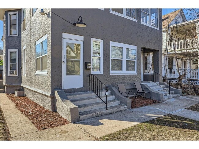 Building Photo - 3148 Pleasant Ave