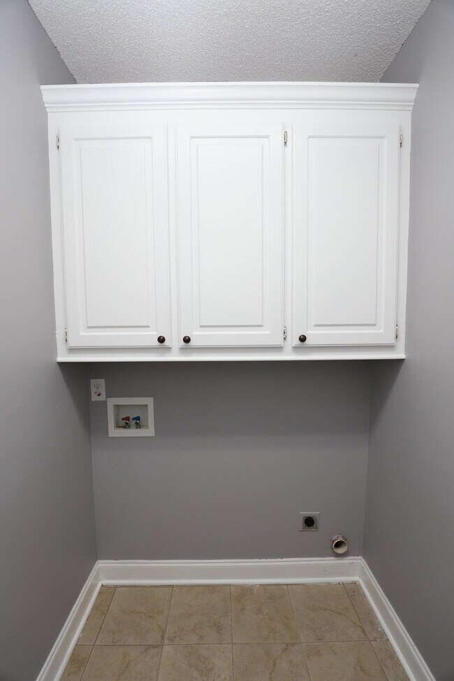 Building Photo - 1855 Beachforest Way