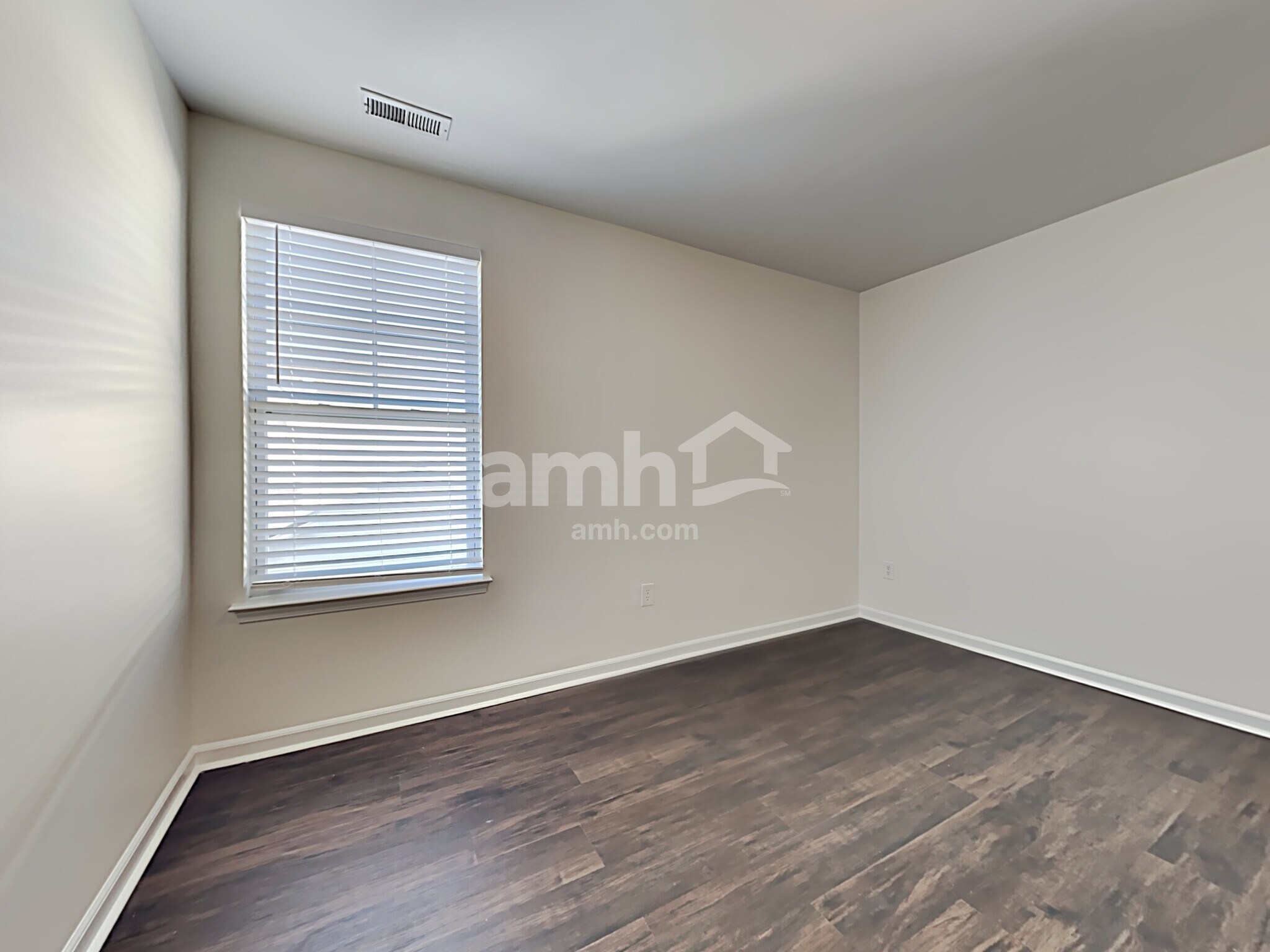 Building Photo - 121 Hyrne Dr