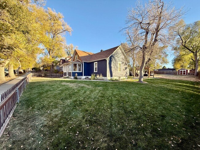 Building Photo - Charming 3-Bedroom Home in the Heart of Co...