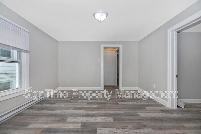 Building Photo - 531 Salem Ave