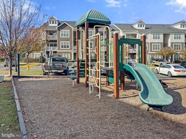 Building Photo - 8942 Dahlgren Ridge Rd