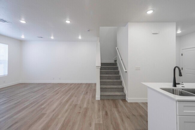 Building Photo - 907 Bright Rdg Ln