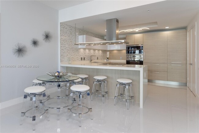 Building Photo - 17111 Biscayne Blvd