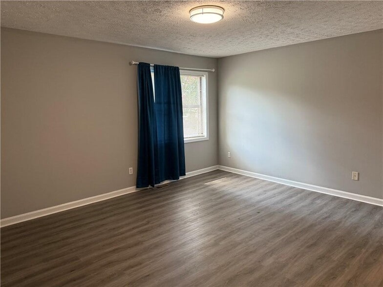 Building Photo - 1020 Dassow Ct