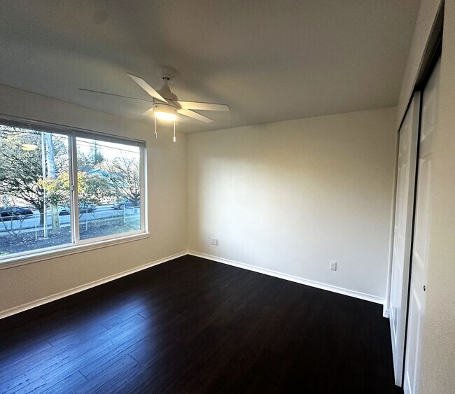 Building Photo - Wray