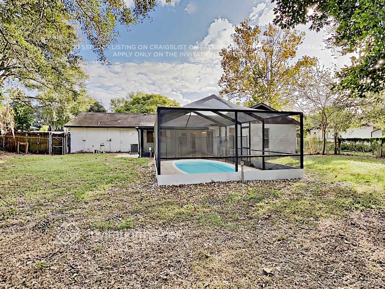 Building Photo - 2212 Cornell Dr