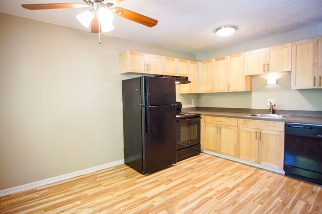 Building Photo - Spacious Two Bedroom in Heart of Buckman!