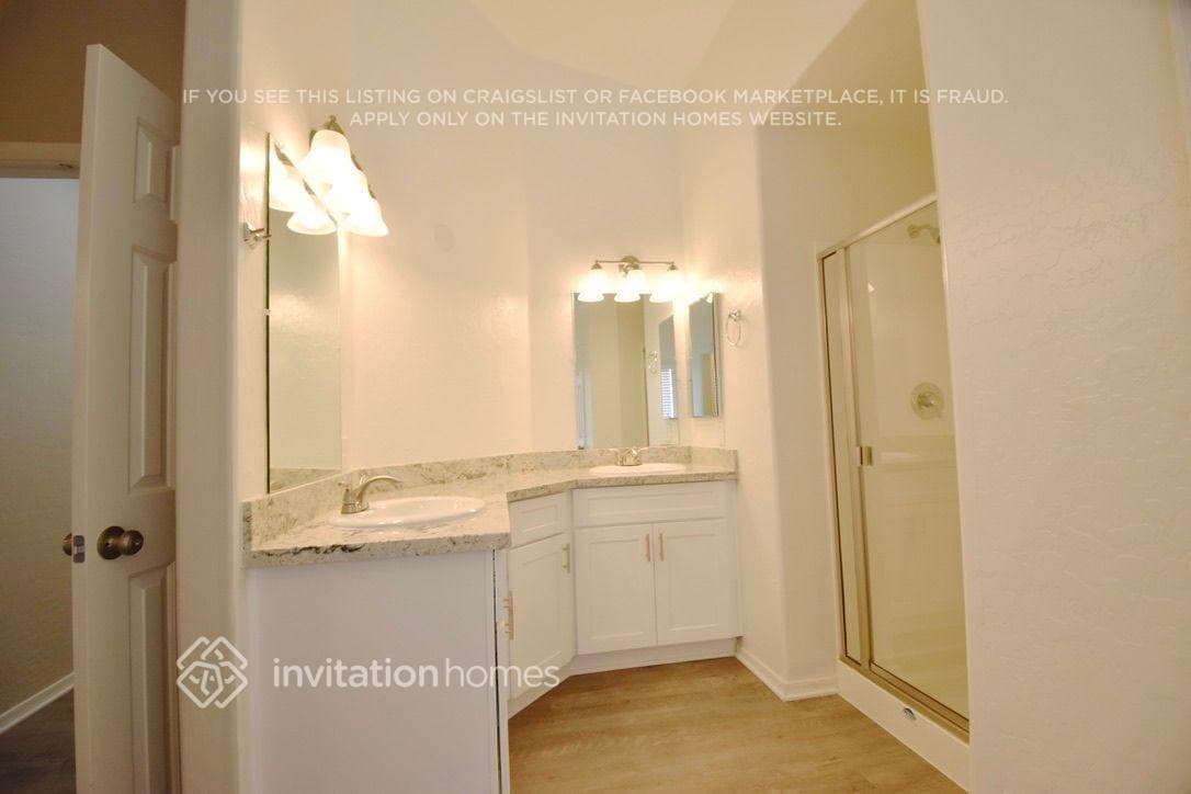 Building Photo - 6928 E Madero Ave