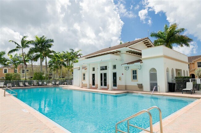 Building Photo - 2532 SE 15th Ct