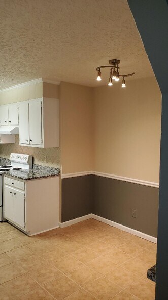 Building Photo - 55 Plum Orchard Rd