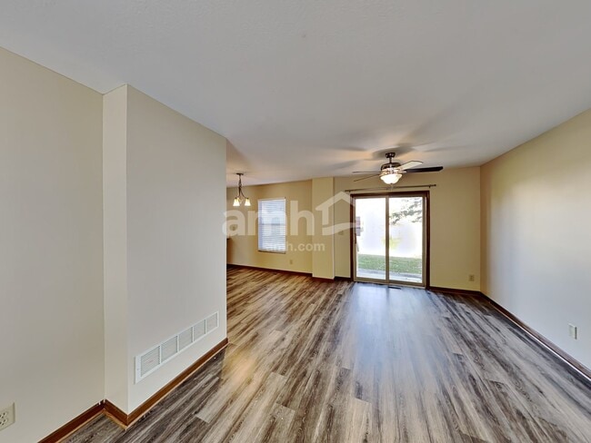 Building Photo - 650 Boulder Dr