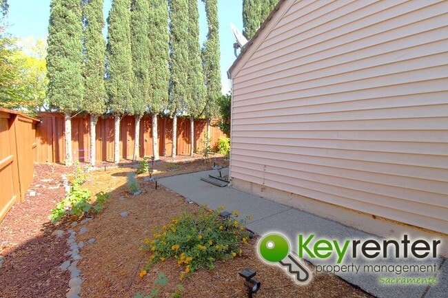 Building Photo - 8021 Sawgrass Cir