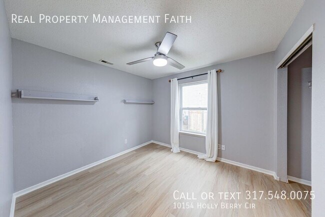 Building Photo - 10154 Holly Berry Cir