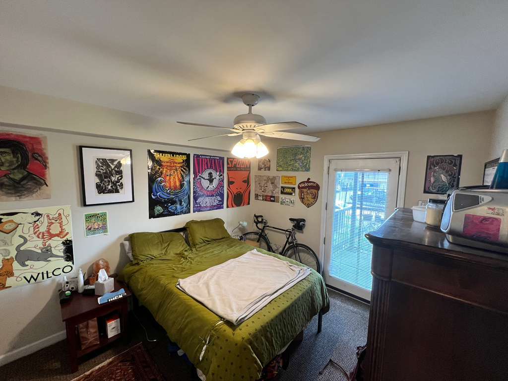 Building Photo - 1201 Laurel Ave