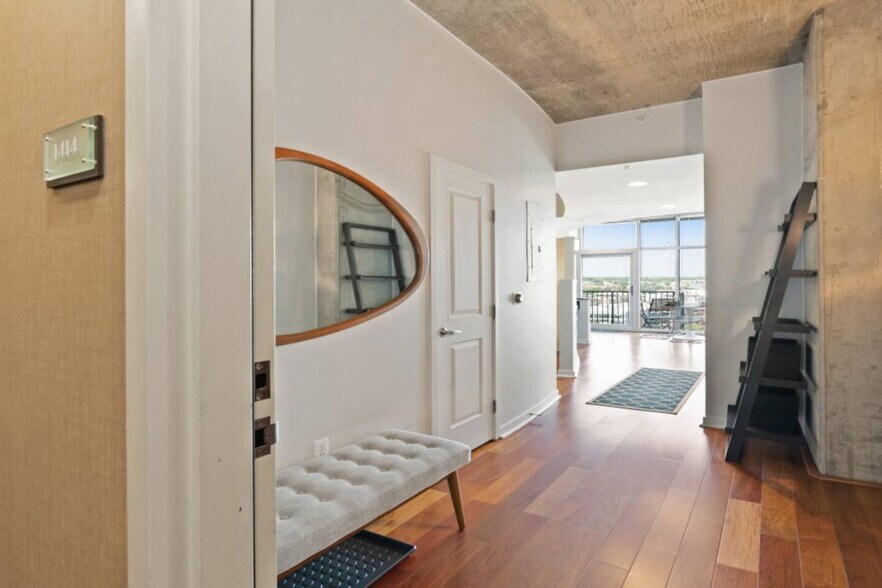 Building Photo - 1701 Chestnut Pl