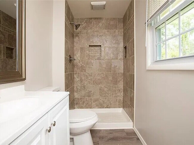 Building Photo - Charming 4-Bed Retreat with Finished Basem...