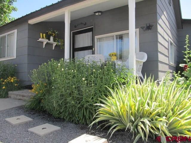 Front yard - 165 NW 2nd St
