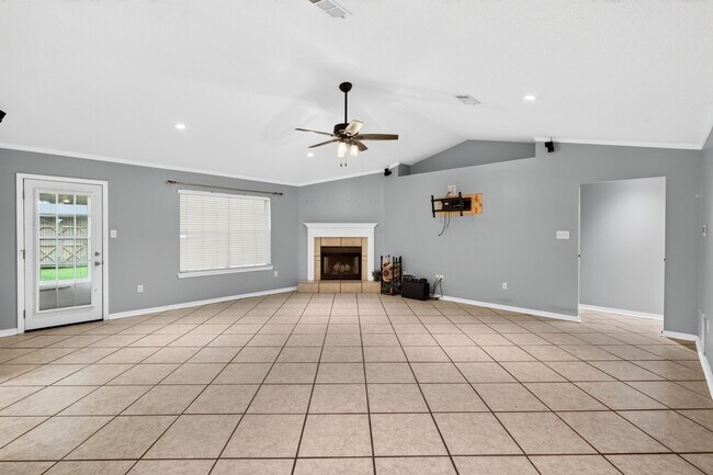 Building Photo - 11321 Peyton Dr