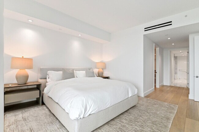 Building Photo - 10203 Collins Ave