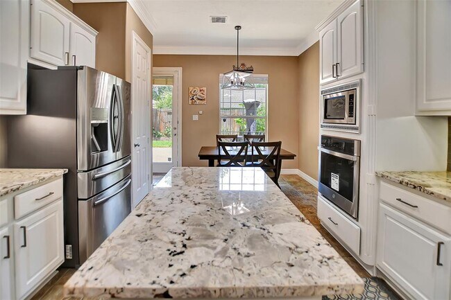 Building Photo - 1119 Sopris Dr