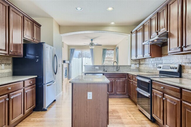 Building Photo - 4 Bedroom Single Family Home For Rent in Highlands Ranch