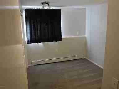 Building Photo - 1600 Eastridge Dr