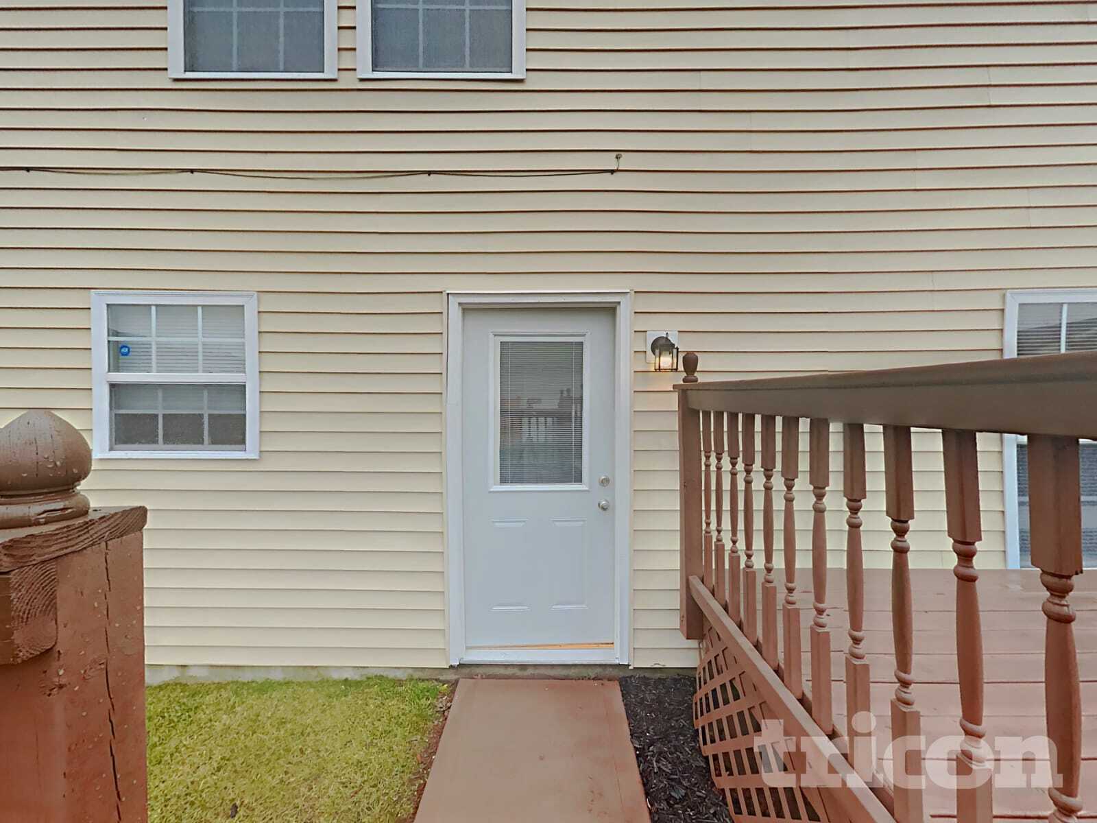 Building Photo - 1618 Howell Dr