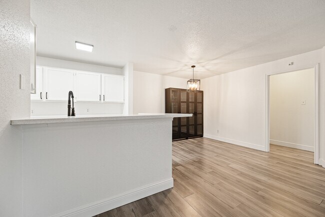 Building Photo - 10733 Braes Bend Dr