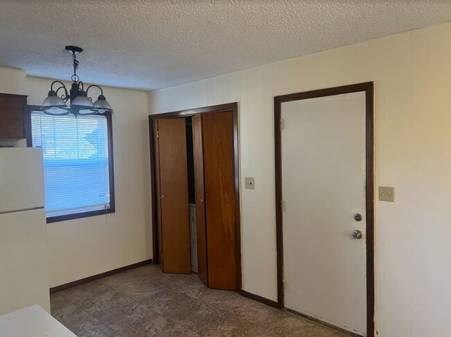 Building Photo - 1309 Robinwood Dr