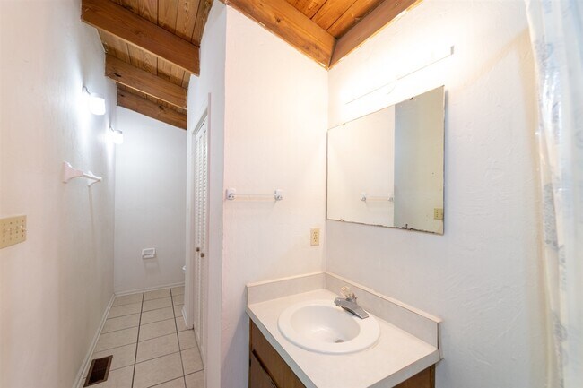 Building Photo - 1311 Rumba Ln