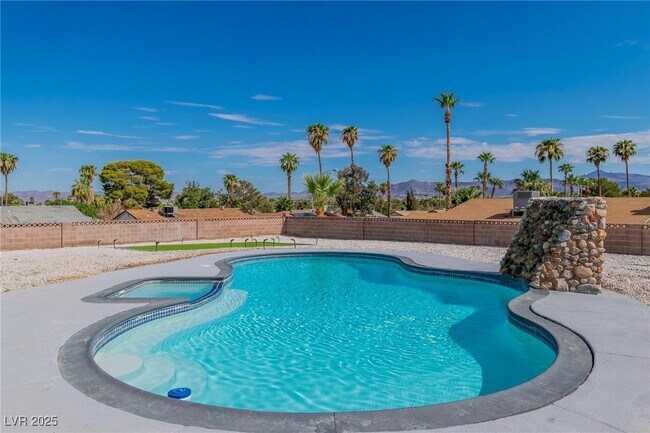 Building Photo - 3485 Shamrock Ave