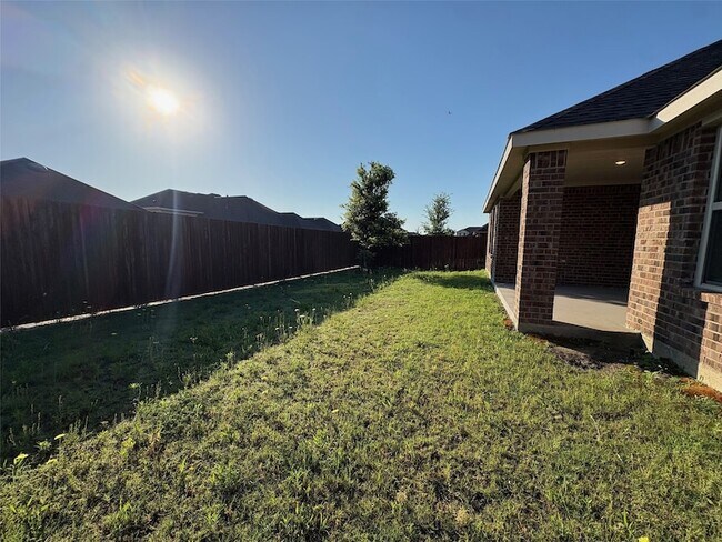 Building Photo - 610 Union Dr